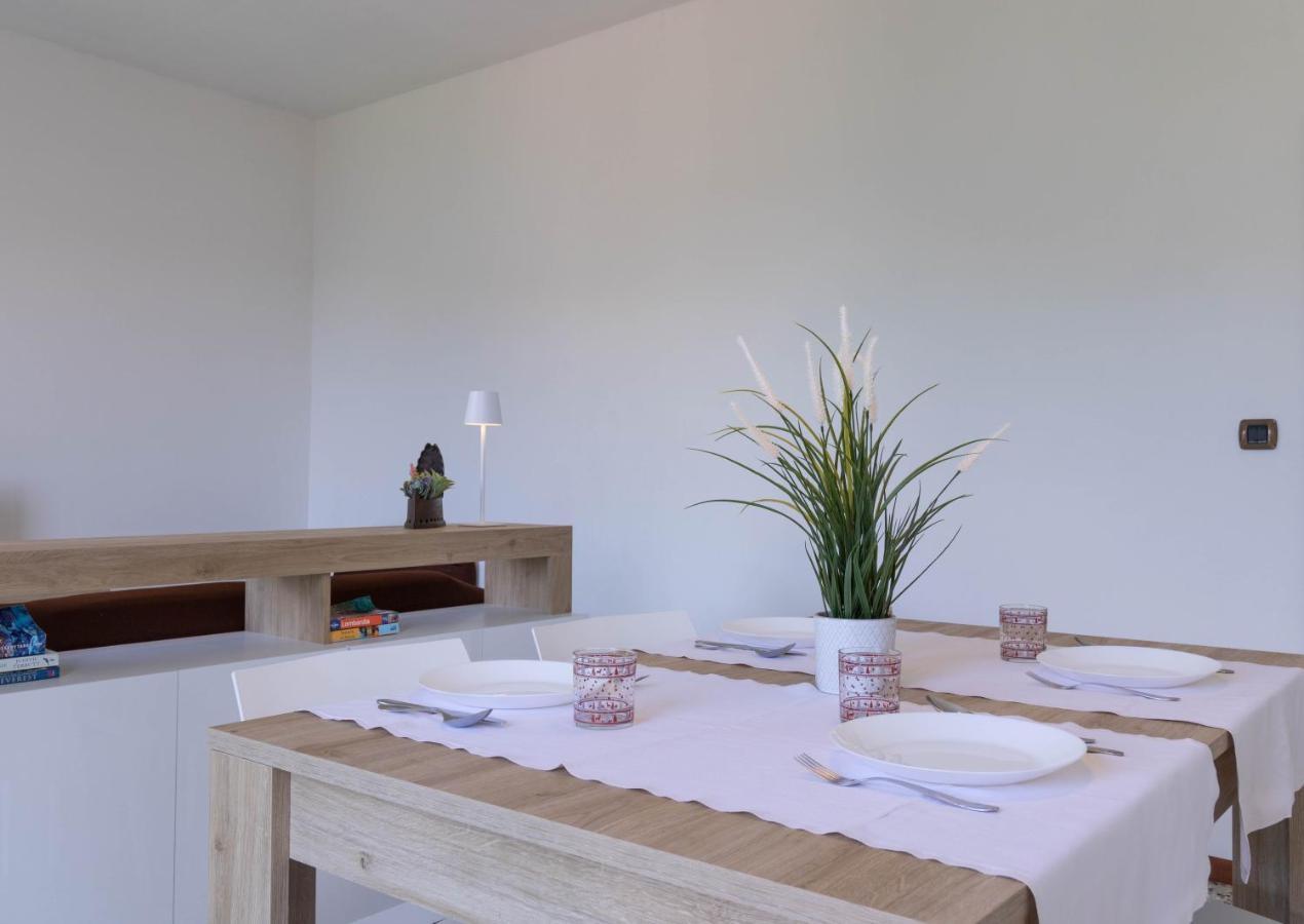 מנדלו דל לאריו Mamma Ciccia Holiday Home - Mountains & Lake מראה חיצוני תמונה